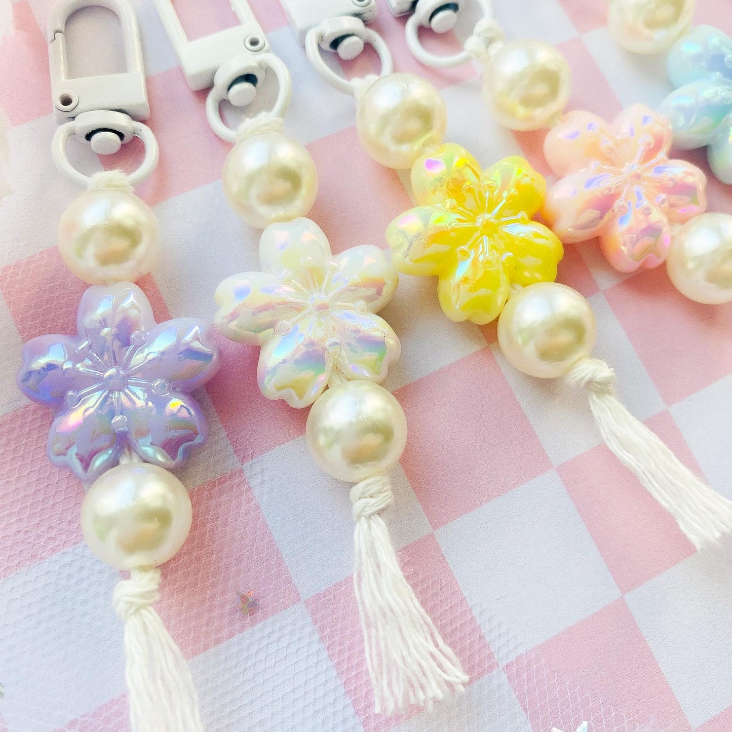 Chunky Sakura Bead Bag Charm Keychain, Floral Wrist Lanyard, Beaded Cherry Blossom Charm Strap Wristlet, Kawaii Bag Phone Key Accessory
