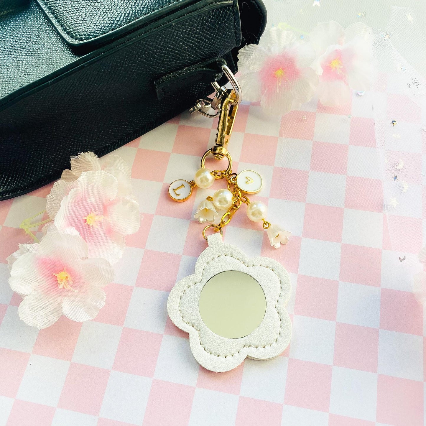 Chunky Sakura Bead Bag Charm Keychain, Floral Wrist Lanyard, Beaded Cherry Blossom Charm Strap Wristlet, Kawaii Bag Phone Key Accessory