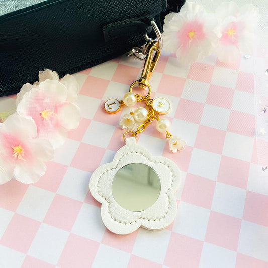 Chunky Sakura Bead Bag Charm Keychain, Floral Wrist Lanyard, Beaded Cherry Blossom Charm Strap Wristlet, Kawaii Bag Phone Key Accessory