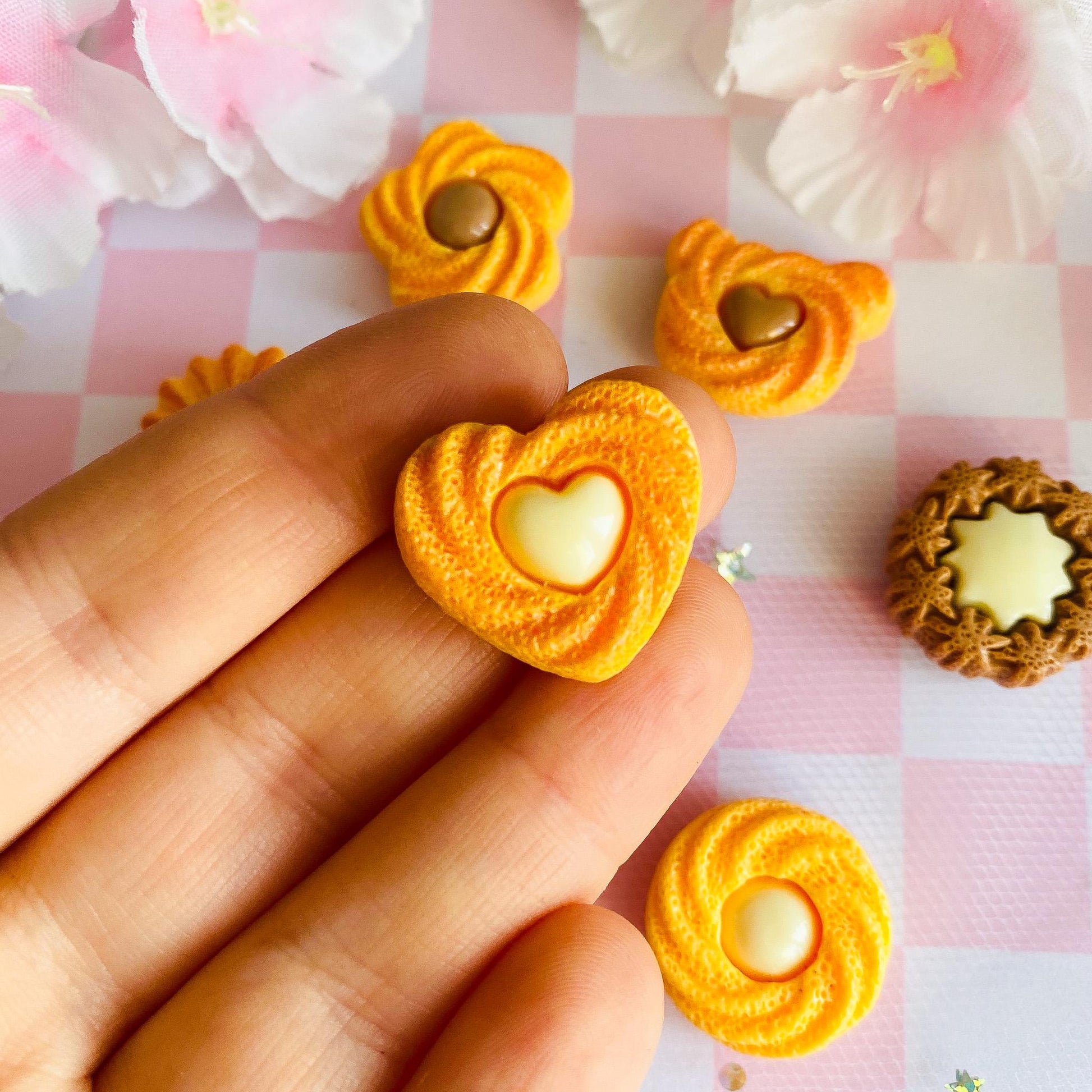 Danish Sugar Cookies Fridge Magnets, Cute Royal Danish Butter Cookies Resin Decor Magnets, Kawaii Clay Food Magnet, 8 PCS Gift Set